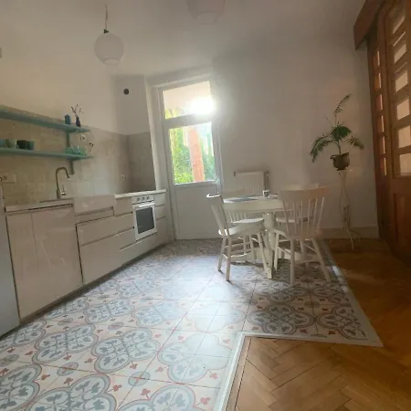 Cosy In Buda Apartamento *